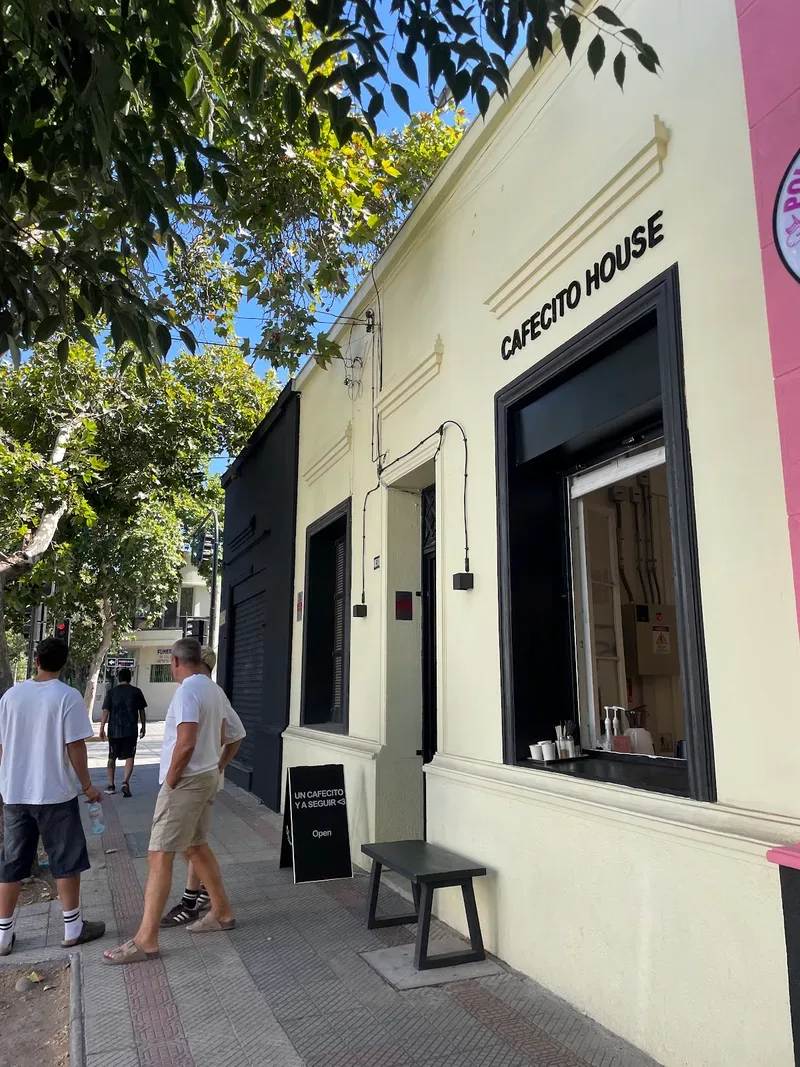 Fachada de Cafecito House